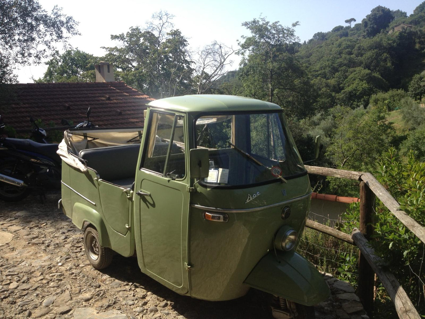 Piaggio Ape Calessino 1969 -  Vintage car -  Retro Rental